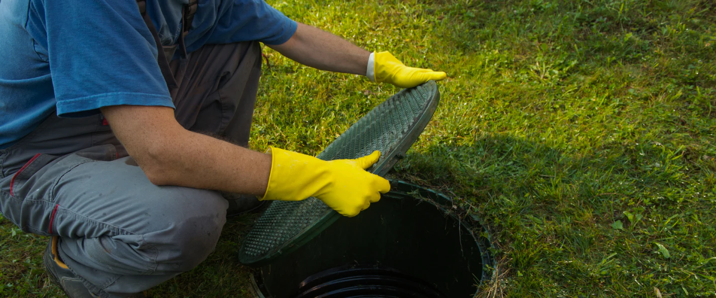 plumber opening septic lid homeworth oh